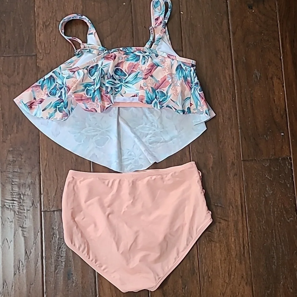 Unknown Brand women's 2 piece swimsuit size Small